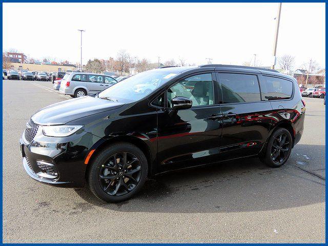 2026 Chrysler Pacifica Select AWD for sale in New Britain, CT