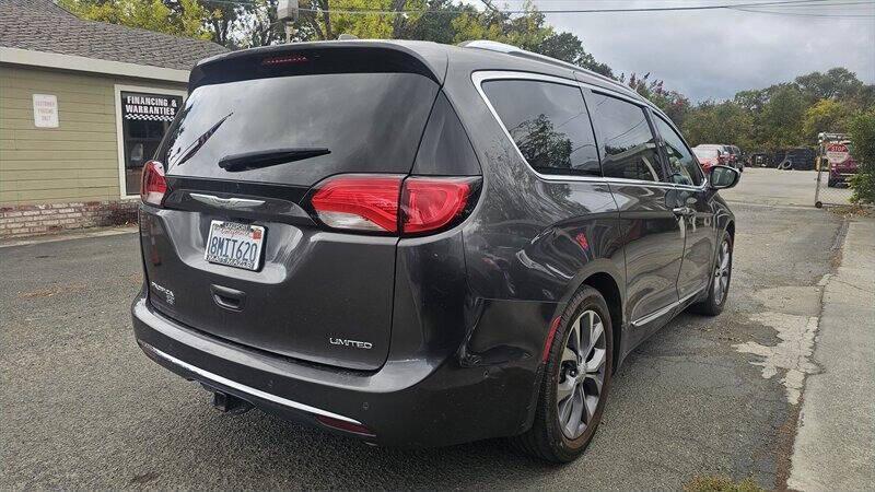 2020 Chrysler Pacifica 35th Anniversary Limited