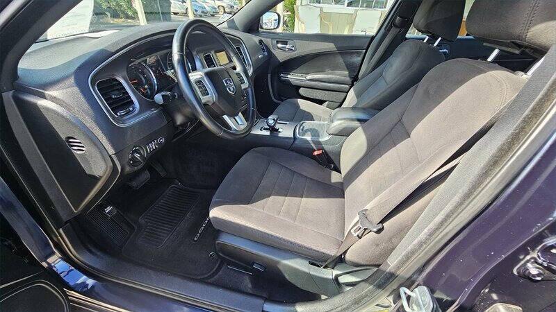 2012 Dodge Charger SE
