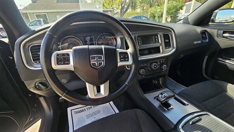 2012 Dodge Charger SE