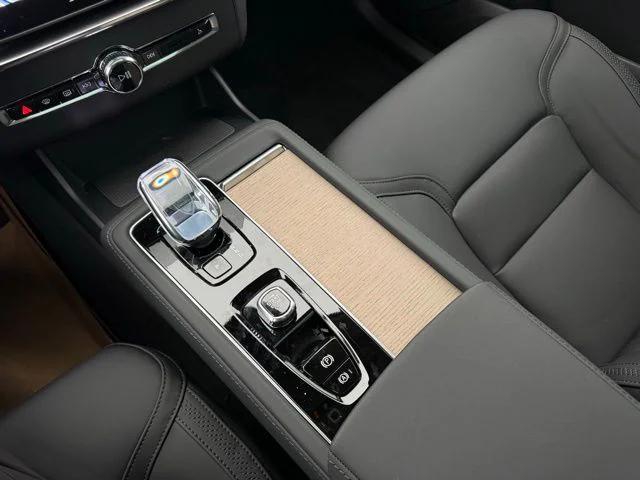 2026 Volvo XC90 B6 Plus 6-Seater