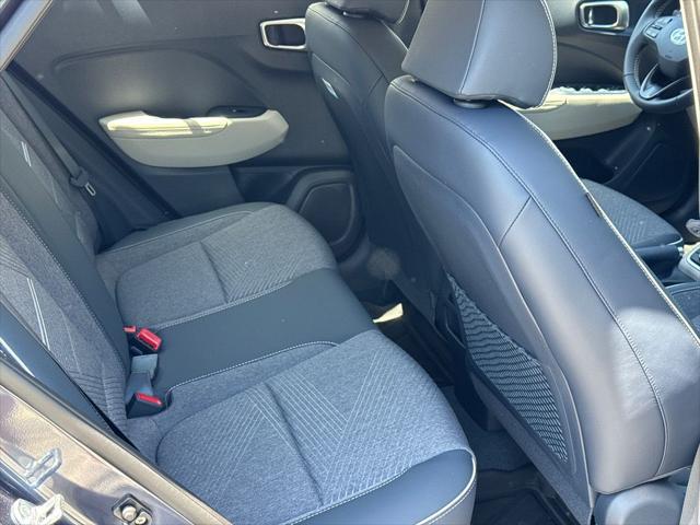 2026 Hyundai Venue SEL w/Two-Tone Roof