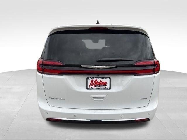 2026 Chrysler Pacifica Select AWD