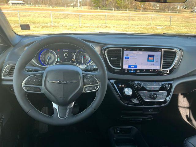 2026 Chrysler Voyager VOYAGER LX