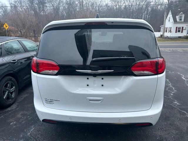 2026 Chrysler Voyager LX