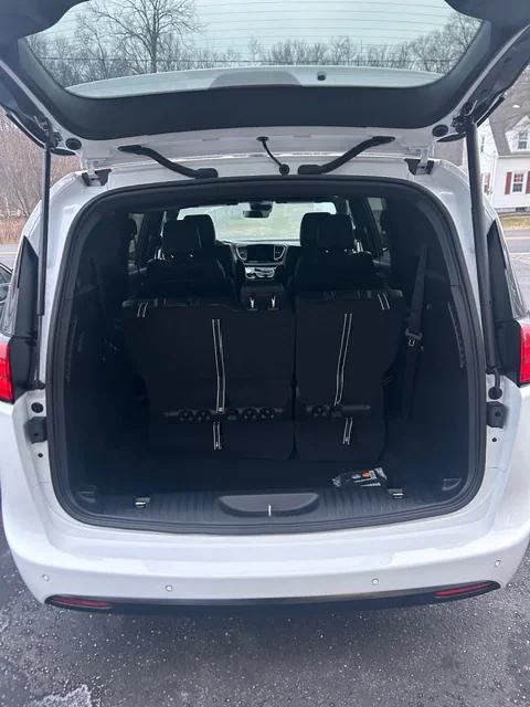 2026 Chrysler Voyager LX