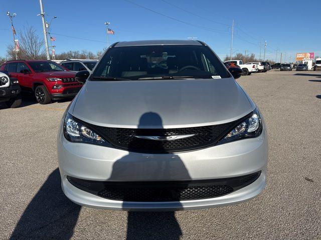 2026 Chrysler Voyager VOYAGER LX