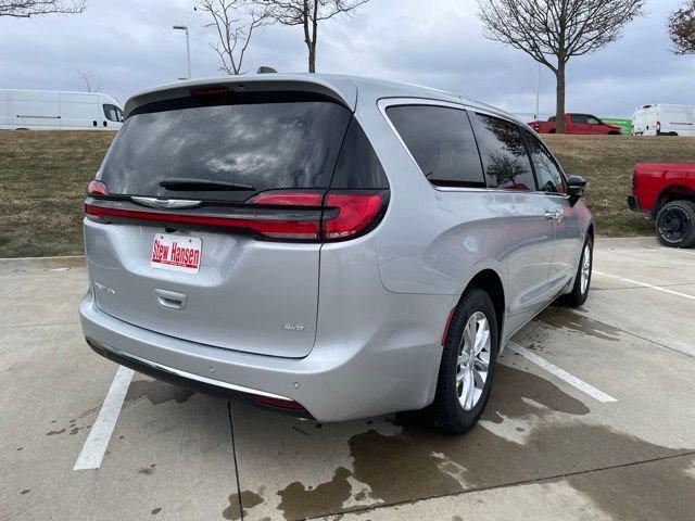 2026 Chrysler Pacifica Select AWD