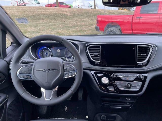 2026 Chrysler Pacifica Select AWD