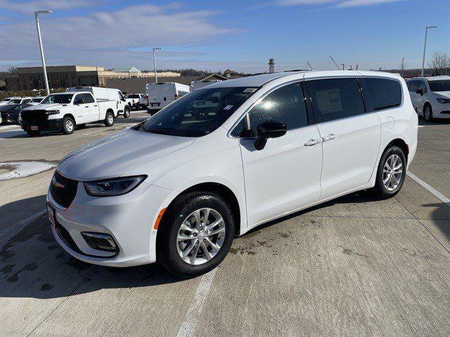 2026 Chrysler Pacifica PACIFICA SELECT AWD