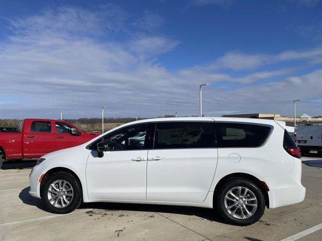 2026 Chrysler Pacifica PACIFICA SELECT AWD
