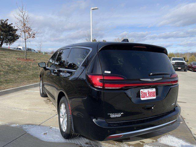 2026 Chrysler Pacifica PACIFICA SELECT AWD