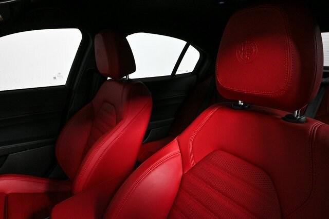 2024 Alfa Romeo Giulia Quadrifoglio Carbon RWD