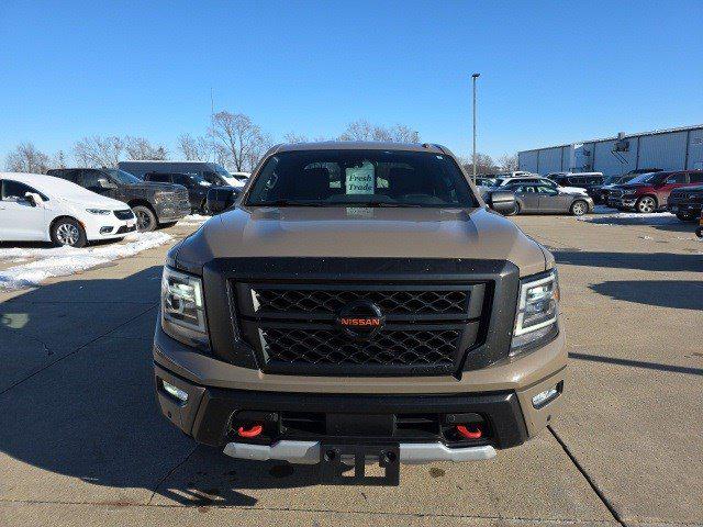 2021 Nissan TITAN Crew Cab PRO-4X 4x4 2021 Nissan TITAN Crew Cab PRO-4X 4x4