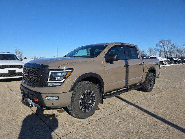2021 Nissan TITAN Crew Cab PRO-4X 4x4 2021 Nissan TITAN Crew Cab PRO-4X 4x4