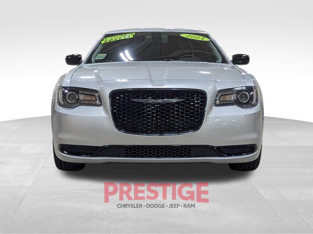 2021 Chrysler 300 Touring