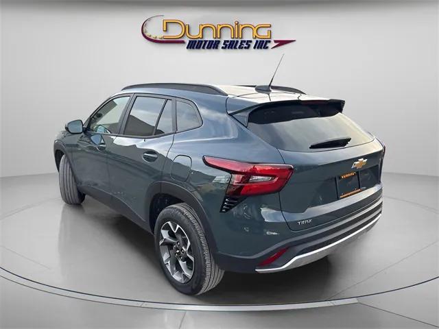 2025 Chevrolet Trax FWD LT