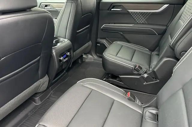 2026 GMC Acadia Denali AWD
