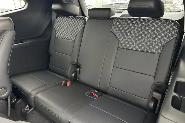 2026 GMC Acadia Denali AWD