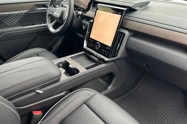 2026 GMC Acadia Denali AWD