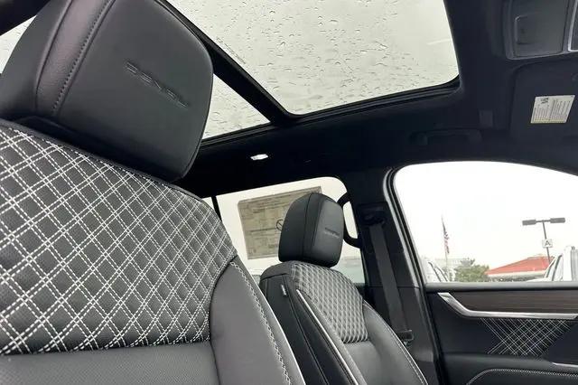 2026 GMC Acadia Denali AWD