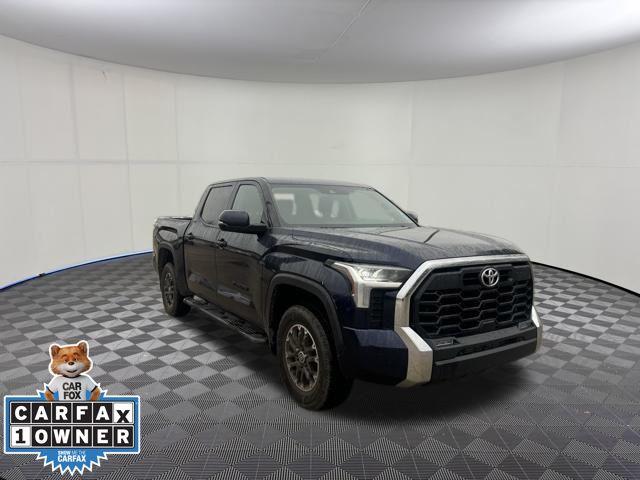 2022 Toyota Tundra SR5's photo