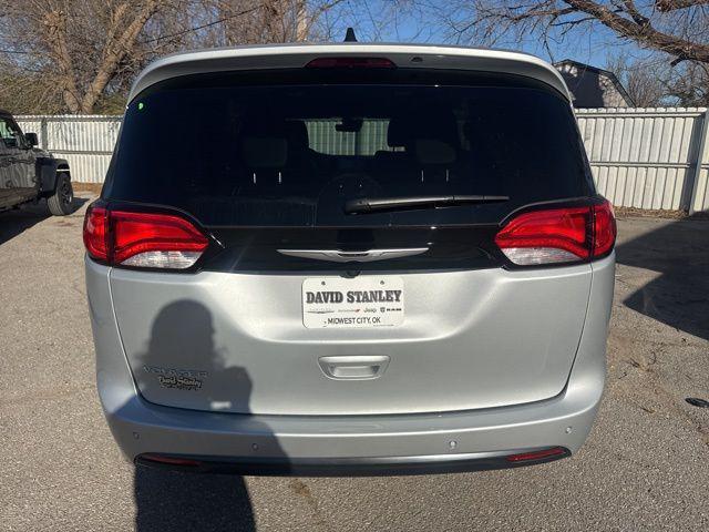 2026 Chrysler Voyager LX