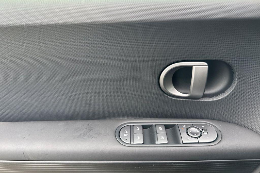 2026 Hyundai IONIQ 5 SE - Photo 10