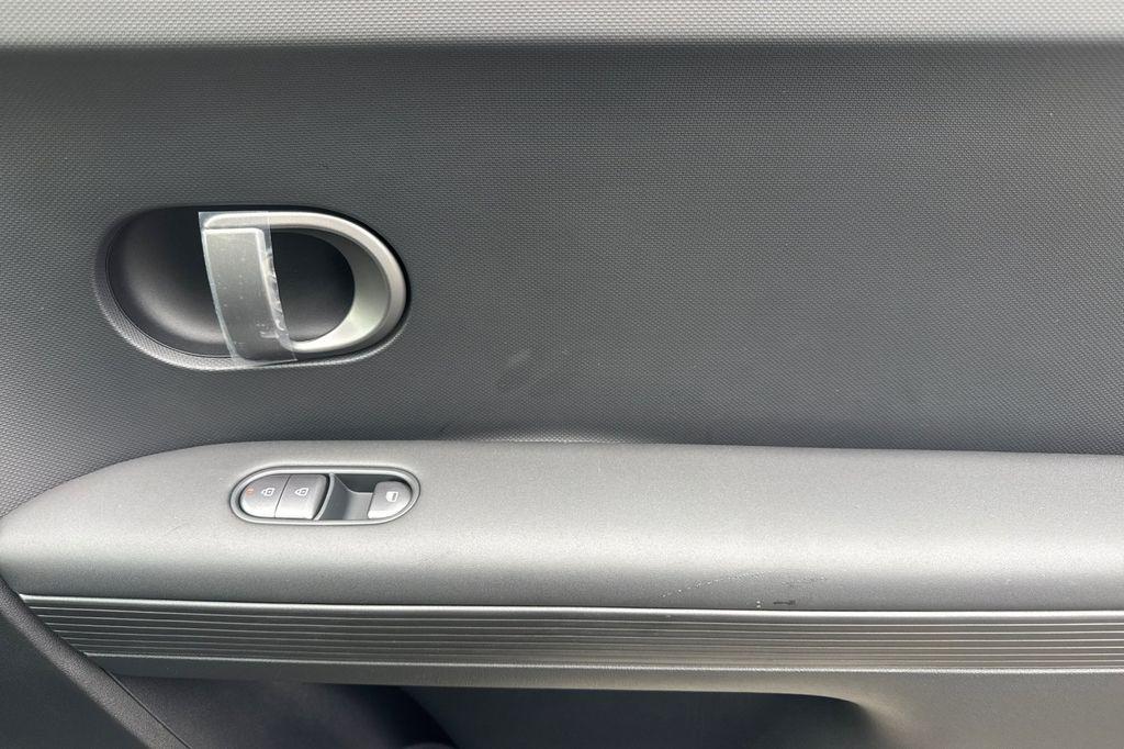 2026 Hyundai IONIQ 5 SE - Photo 17