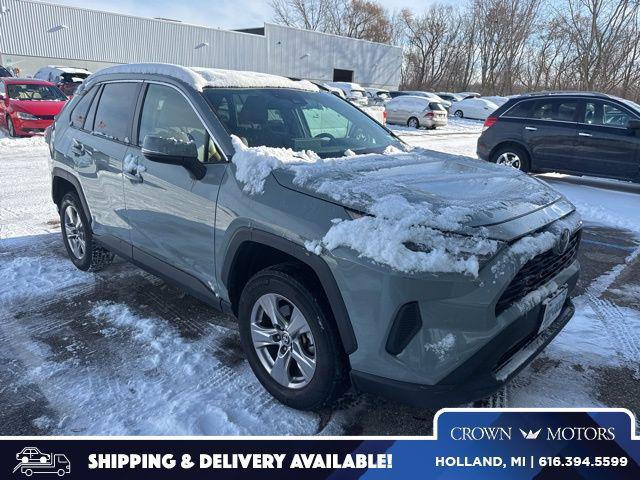 2022 Toyota RAV4 XLE's photo