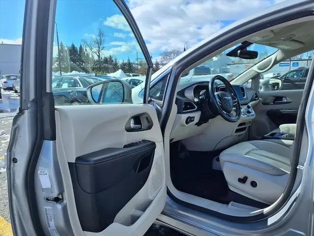 2021 Chrysler Pacifica Hybrid Touring L