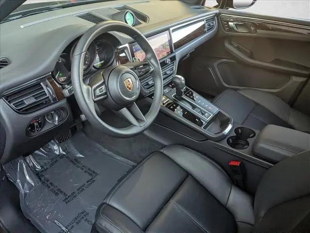 2025 Porsche Macan Macan
