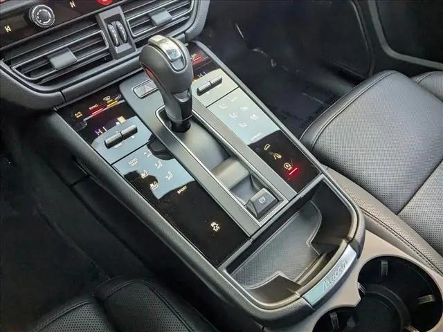 2025 Porsche Macan Macan