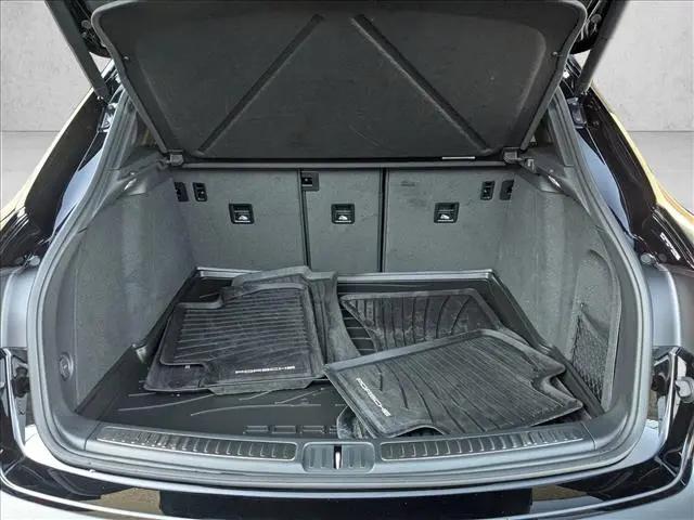 2025 Porsche Macan Macan
