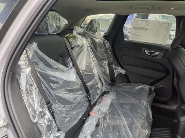 2026 Volvo XC60 Plug-In Hybrid Ultra, T8 AWD Electric/Gasoline, Dark