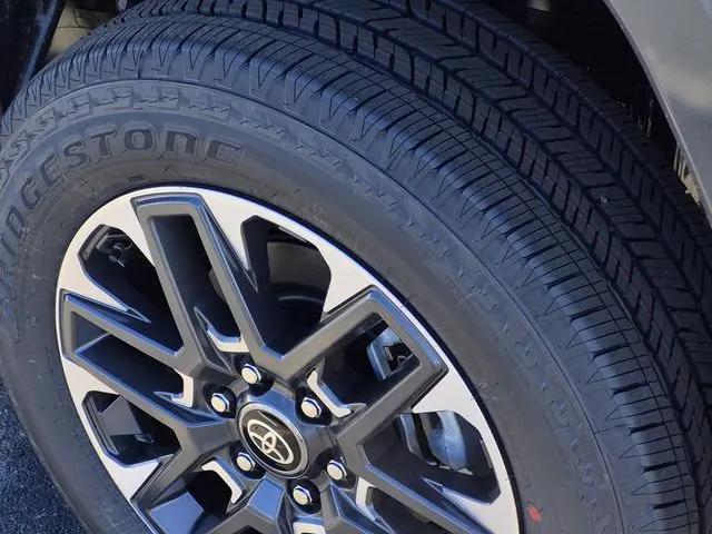 2026 Toyota Tundra Limited CrewMax 5.5' Bed