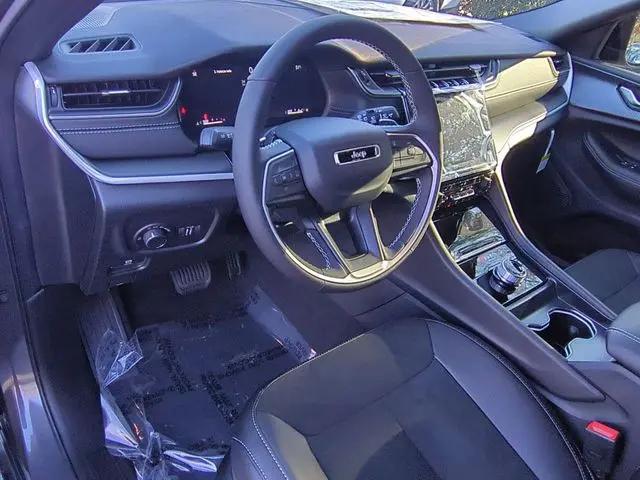 2025 Jeep Grand Cherokee L Altitude X 4x4