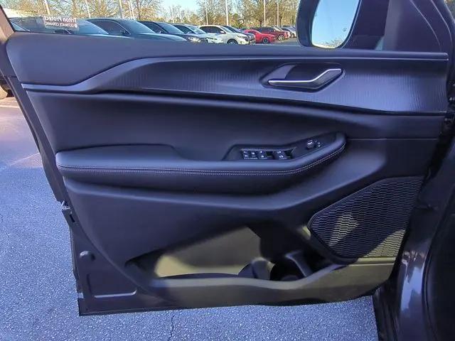 2025 Jeep Grand Cherokee L Altitude X 4x4