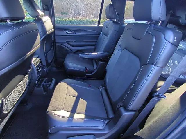 2025 Jeep Grand Cherokee L Altitude X 4x4