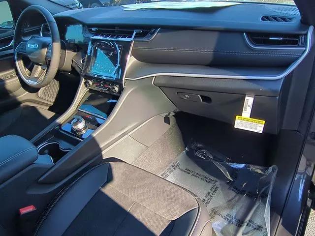 2025 Jeep Grand Cherokee L Altitude X 4x4