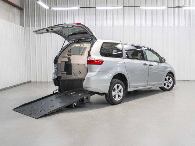 2020 Toyota Sienna L for sale in Battle Creek, MI