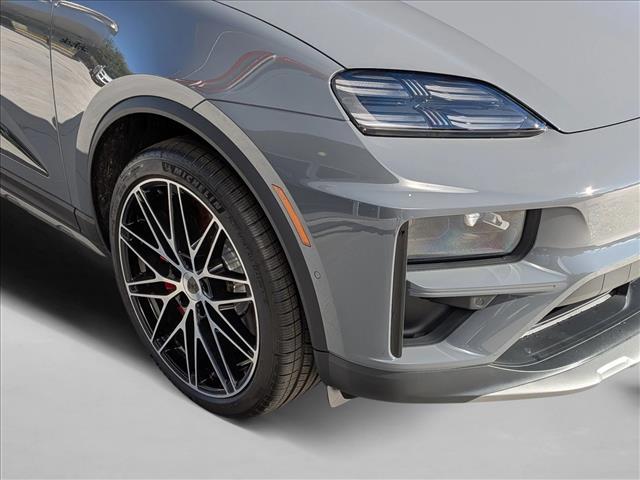 2025 Porsche Macan Electric Turbo