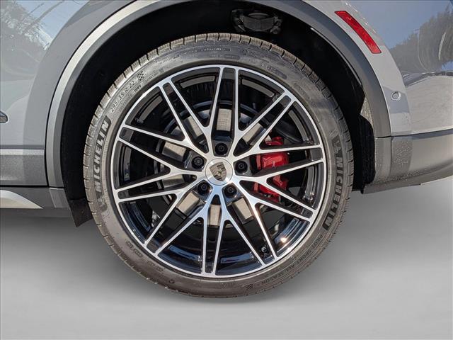 2025 Porsche Macan Electric Turbo