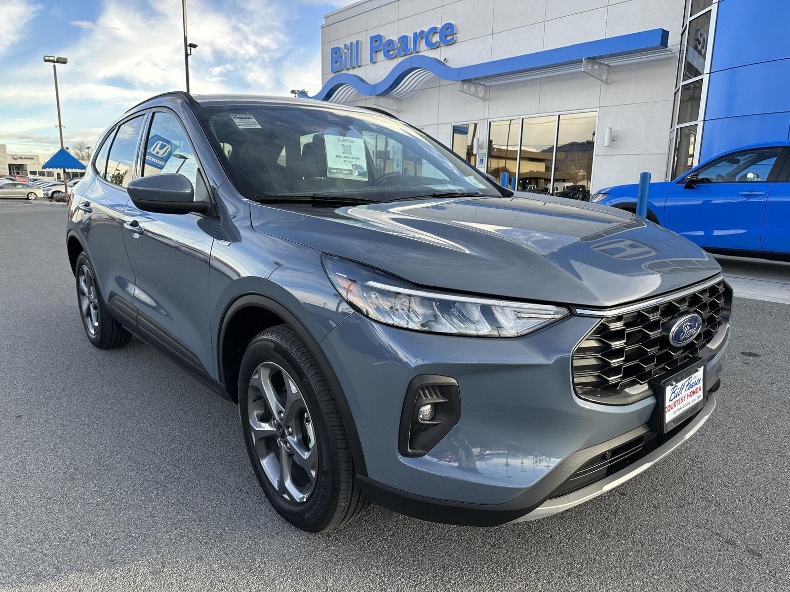 2025 Ford Escape ST-Line Select's photo