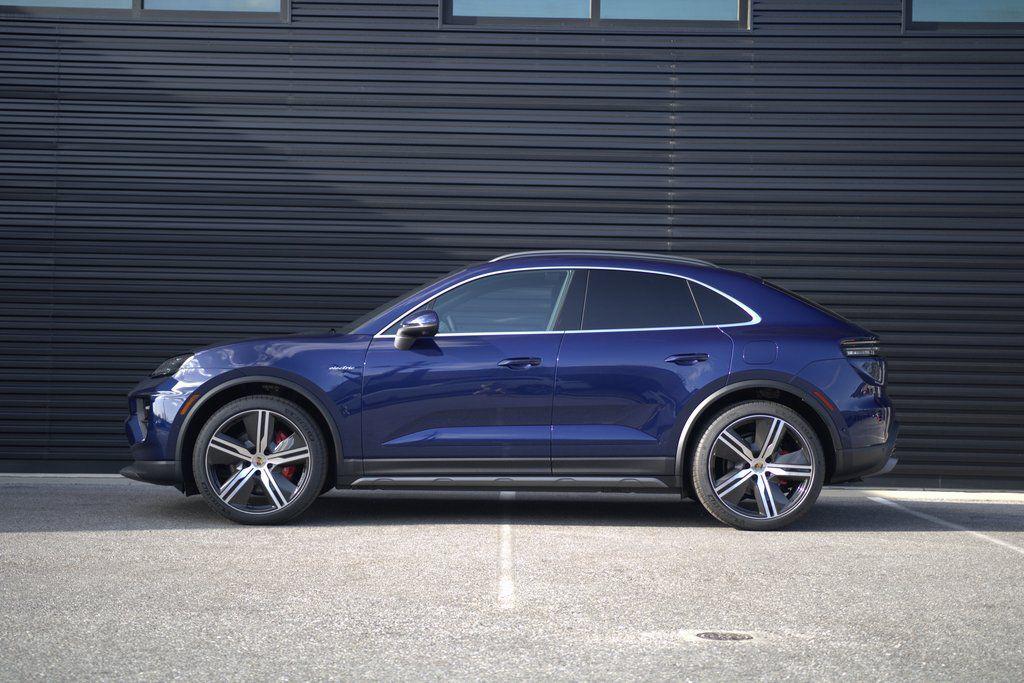 Used 2025 Porsche Macan S with VIN WP1AB2XA3SL150111 for sale in Brentwood, TN