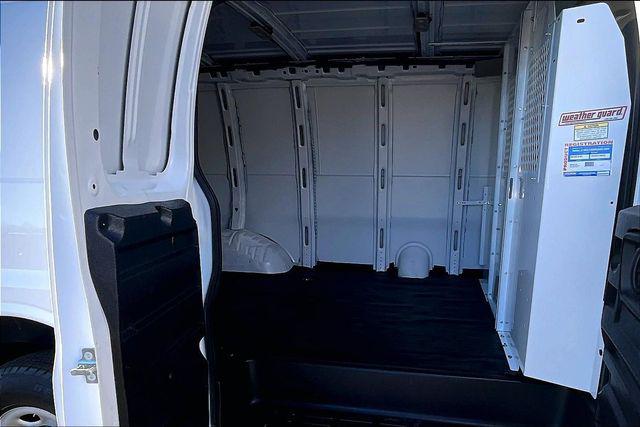 2023 GMC Savana Cargo RWD 3500 Regular Wheelbase Work Van