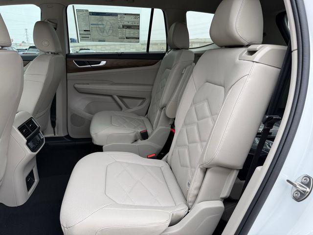 2026 Volkswagen Atlas SE with Technology