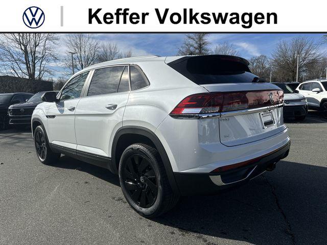 2026 Volkswagen Atlas Cross Sport SE with Technology