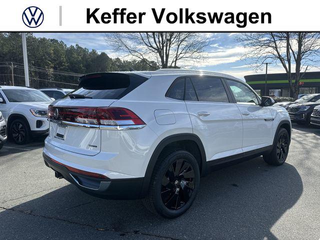2026 Volkswagen Atlas Cross Sport SE with Technology