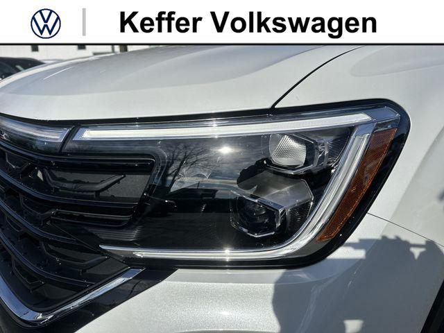 2026 Volkswagen Atlas Cross Sport SE with Technology